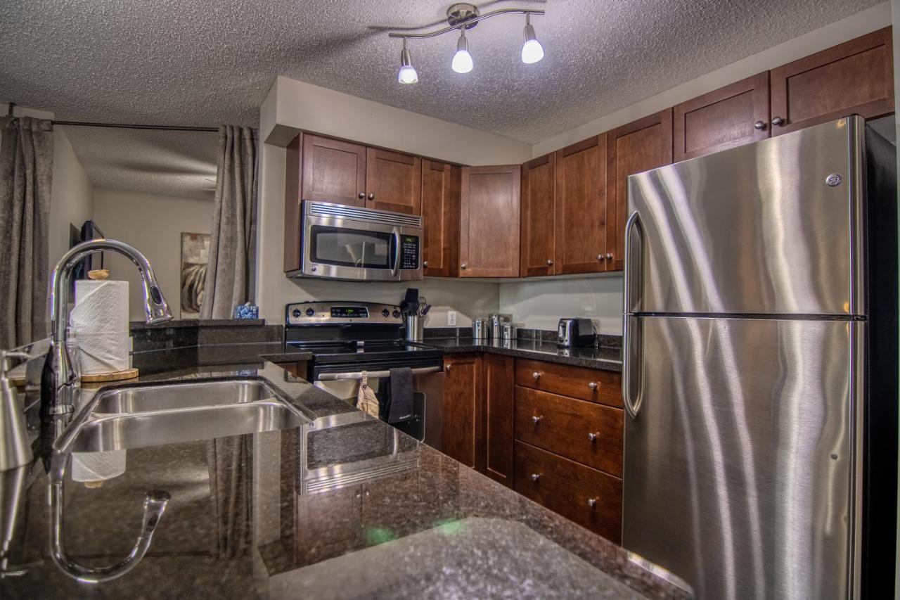 Mountain Getaway Condo - 5 Min Walk To The Beach! Invermere Buitenkant foto