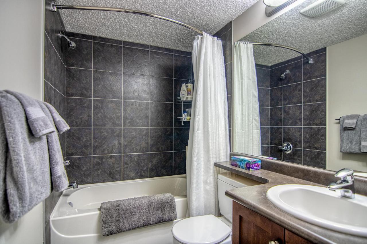 Mountain Getaway Condo - 5 Min Walk To The Beach! Invermere Buitenkant foto
