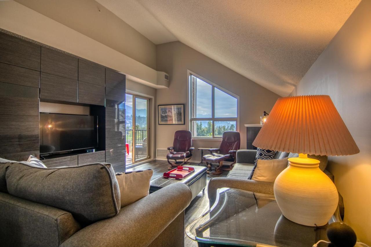 Mountain Getaway Condo - 5 Min Walk To The Beach! Invermere Buitenkant foto