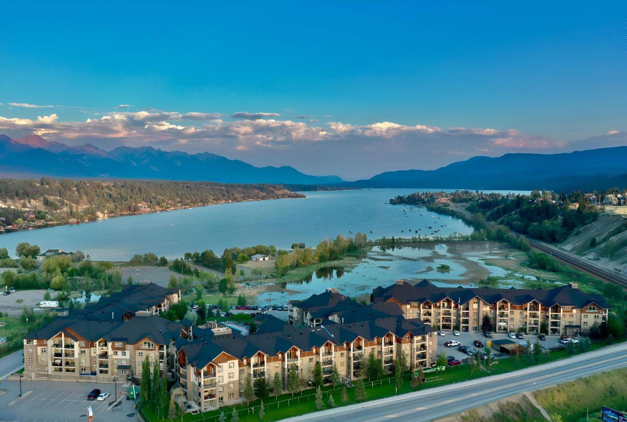 Mountain Getaway Condo - 5 Min Walk To The Beach! Invermere Buitenkant foto