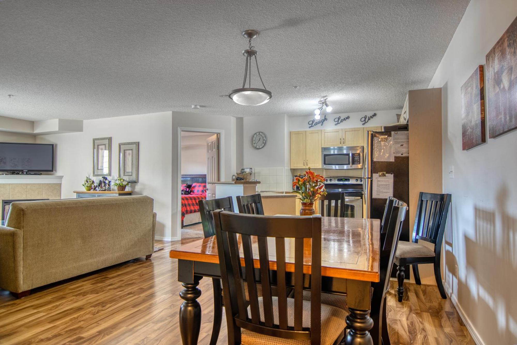 Mountain Getaway Condo - 5 Min Walk To The Beach! Invermere Buitenkant foto